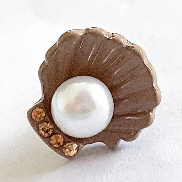 Crab & Pearl Clam Shell Asymmetrical Rhinestone Stud Earrings - Picture 3 of 7